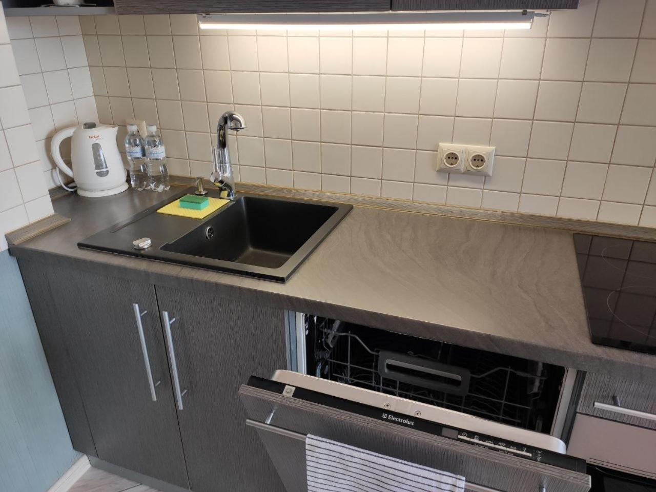 Lux Apart Lviv Apartments Bagian luar foto