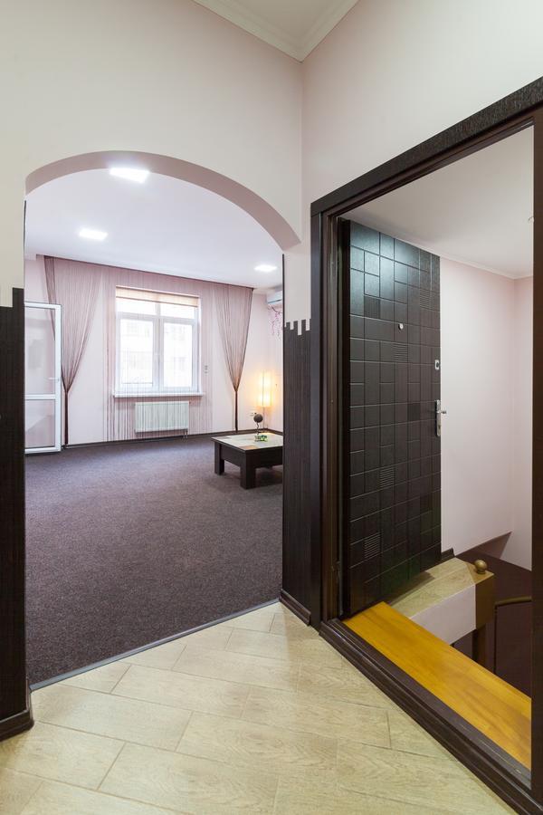Lux Apart Lviv Apartments Bagian luar foto