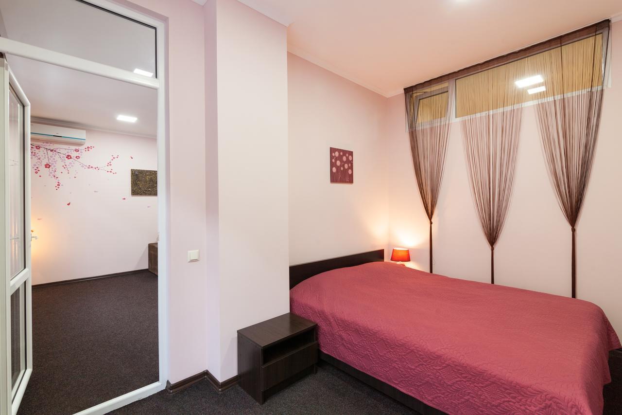 Lux Apart Lviv Apartments Bagian luar foto