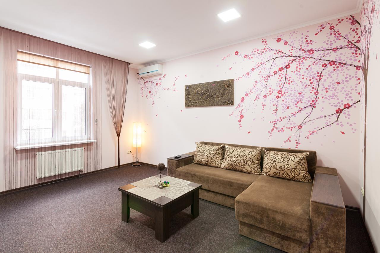 Lux Apart Lviv Apartments Bagian luar foto